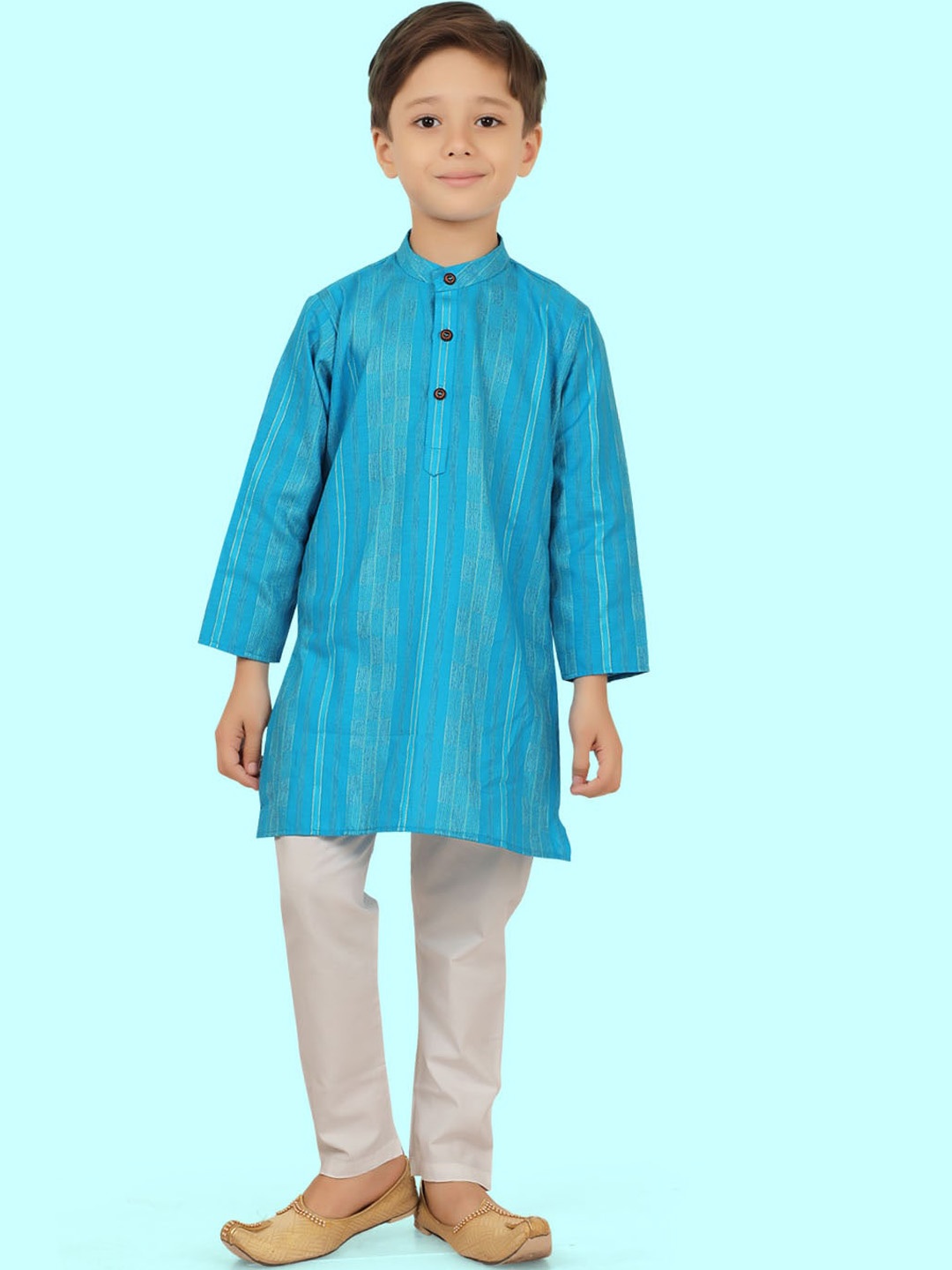 Ethniks Neu-Ron Boys Striped Band Collar Above Knee Straight Kurta With Pyjama, Teal
Ethniks Neu-Ron Boys Striped Band Collar Above Knee Straight Kurta With Pyjama, Teal
