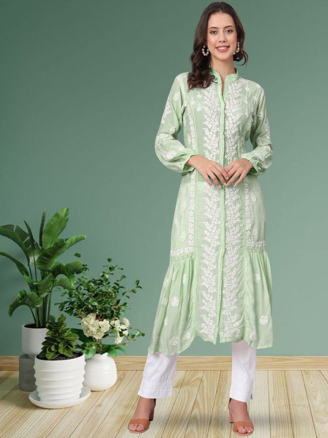 PARAMOUNT CHIKAN Geometric Mandarin Collar Three-Quarter Sleeves Cotton Anarkali Kurta, Green
PARAMOUNT CHIKAN Geometric Mandarin Collar Three-Quarter Sleeves Cotton Anarkali Kurta, Green