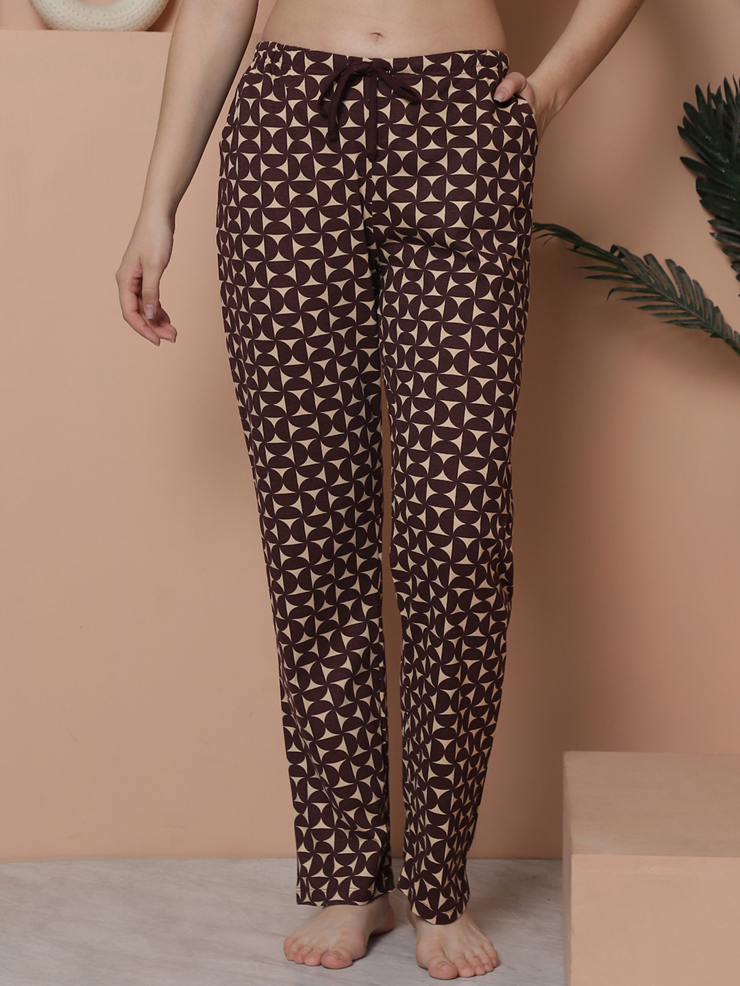 Kanvin Women Printed Mid-Rise Pure Cotton Lounge Pants, Brown
Kanvin Women Printed Mid-Rise Pure Cotton Lounge Pants, Brown