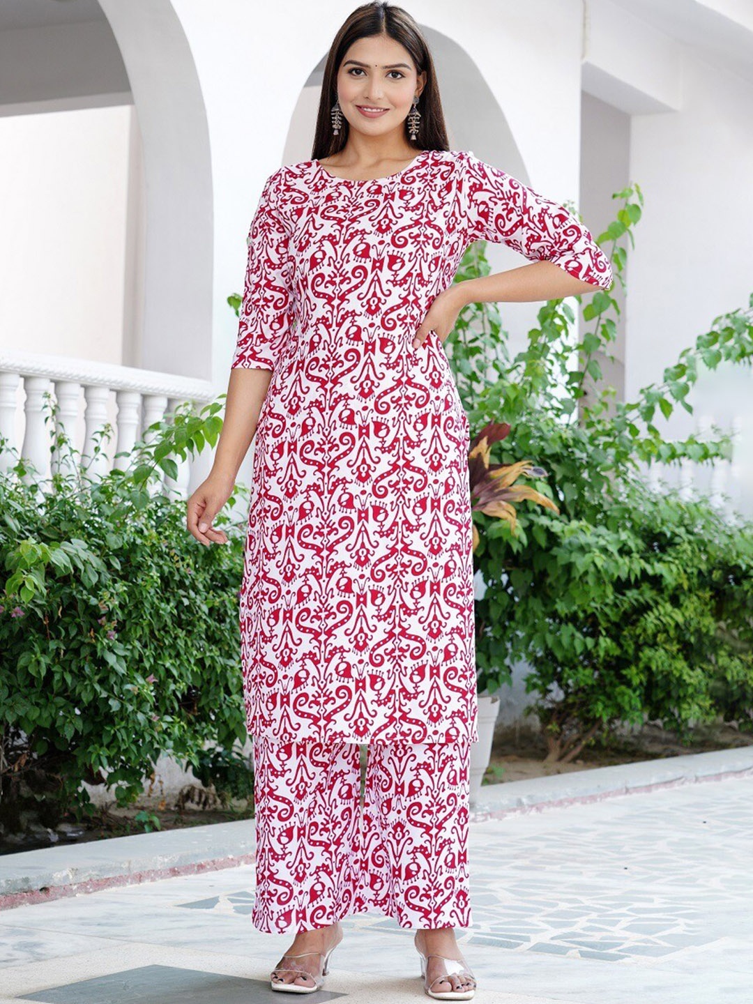 Chaukas Ethnic Motifs Printed Three-Quarter Sleeves Straight Kurta with Palazzos, Pink
Chaukas Ethnic Motifs Printed Three-Quarter Sleeves Straight Kurta with Palazzos, Pink