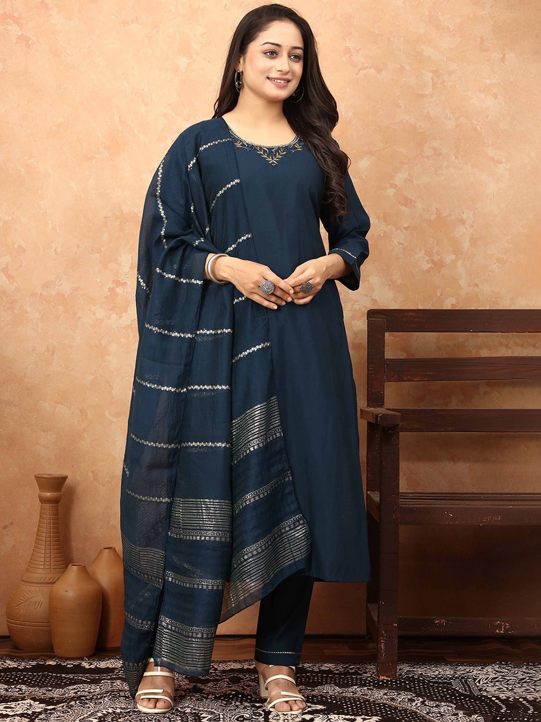 TWINS LADY Floral Yoke Design Regular Mirror Work Kurta with Trousers & With Dupatta, Navy blue
TWINS LADY Floral Yoke Design Regular Mirror Work Kurta with Trousers & With Dupatta, Navy blue