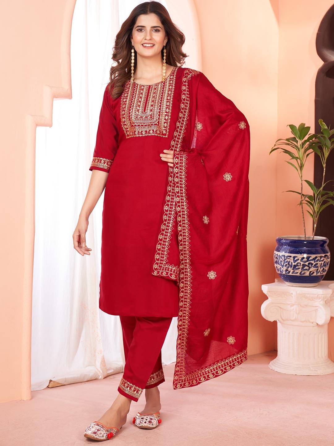 BERISTON Yoke Design Regular Sequinned Chanderi Cotton Straight Kurta & Trousers & Dupatta, Maroon
BERISTON Yoke Design Regular Sequinned Chanderi Cotton Straight Kurta & Trousers & Dupatta, Maroon
