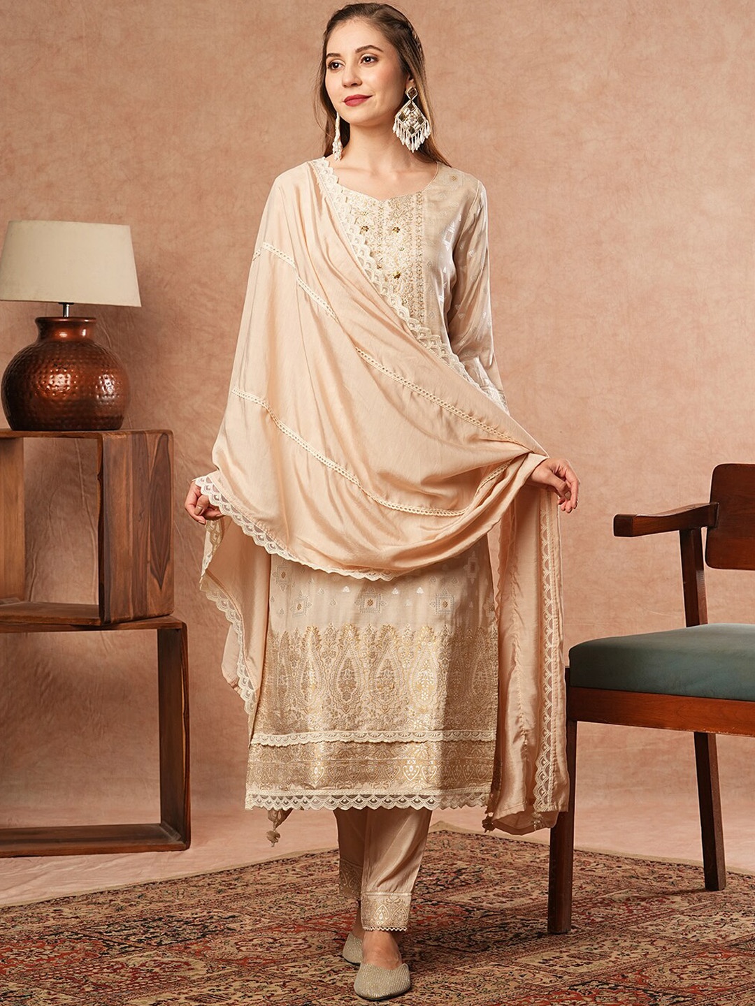 Envy Me by FASHOR Ethnic Motif Printed Round Neck Straight Kurta with Trousers & Dupatta, Cream
Envy Me by FASHOR Ethnic Motif Printed Round Neck Straight Kurta with Trousers & Dupatta, Cream