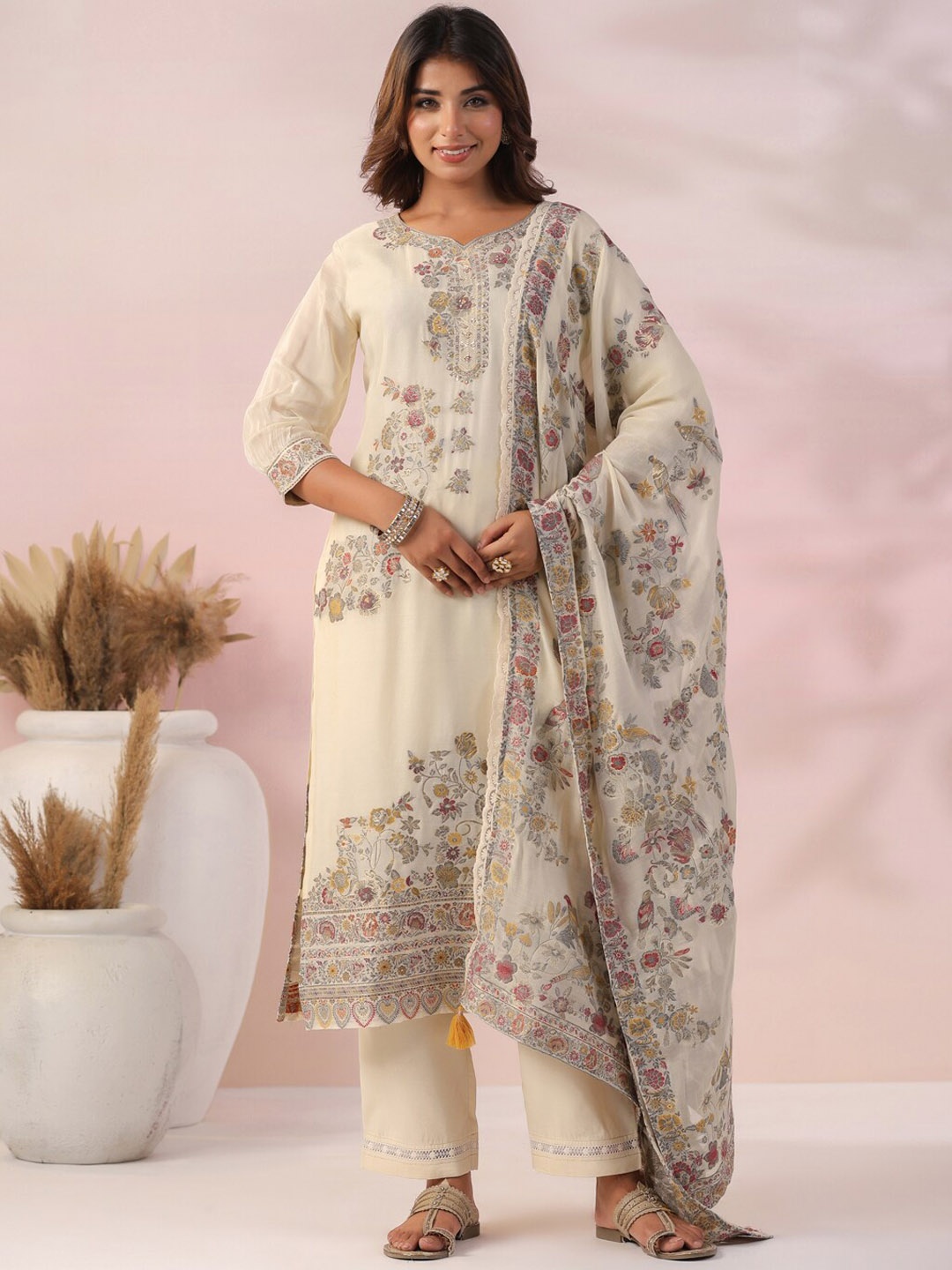 Envy Me by FASHOR Ethnic Motifs Embroidered Straight Kurta With Trouser & Dupatta, Off white
Envy Me by FASHOR Ethnic Motifs Embroidered Straight Kurta With Trouser & Dupatta, Off white
