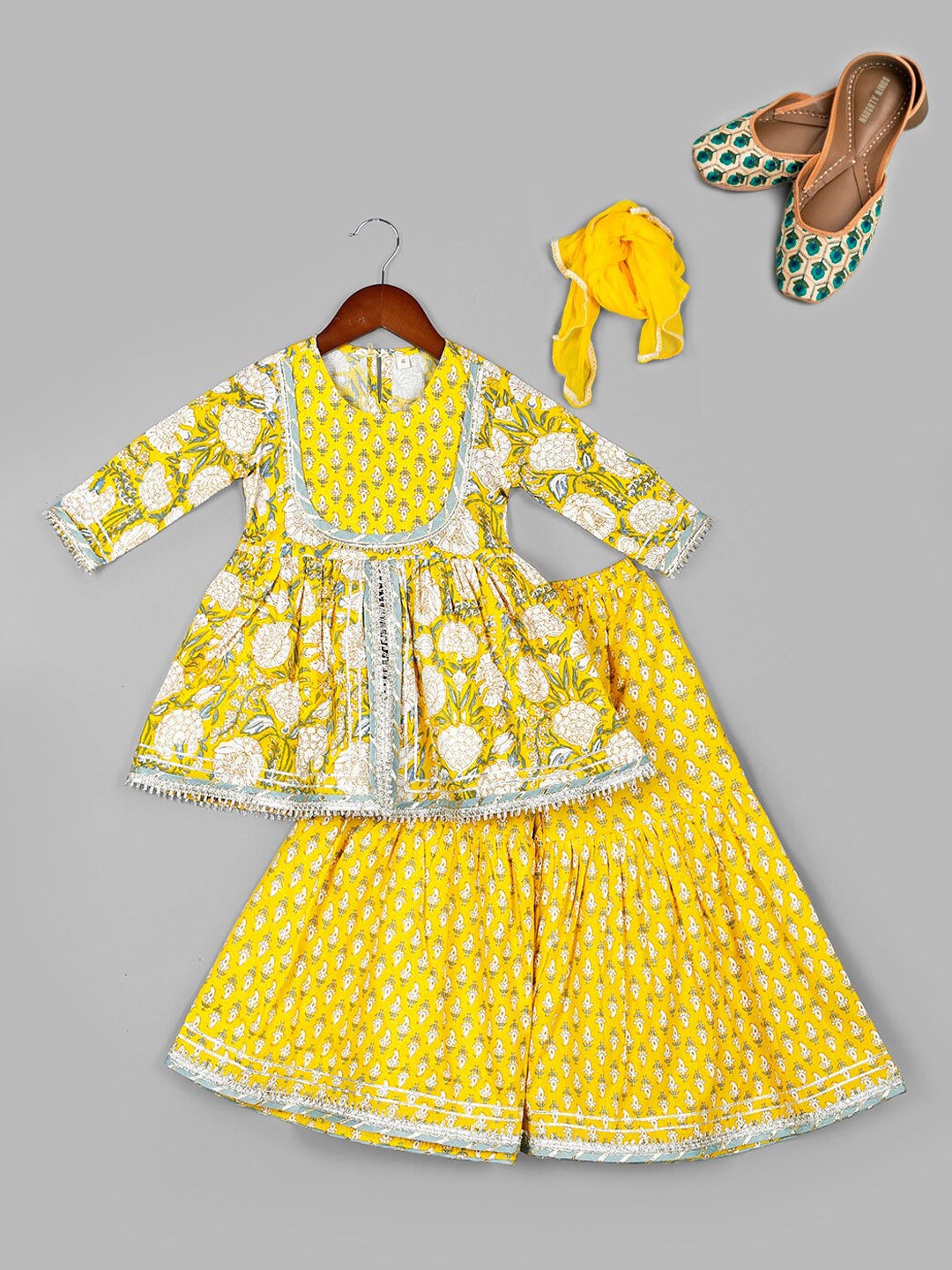BAESD Girls Floral Printed Empire Gotta Patti Cotton A-Line Kurta With Sharara & Dupatta, Yellow
BAESD Girls Floral Printed Empire Gotta Patti Cotton A-Line Kurta With Sharara & Dupatta, Yellow