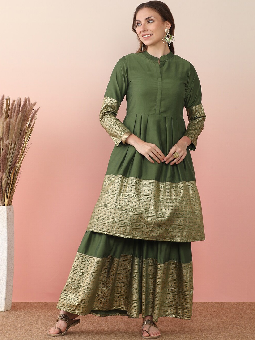 Ahalyaa Ethnic Motifs Printed Pleated Mandarin Collar Anarkali Kurta With Sharara, Olive
Ahalyaa Ethnic Motifs Printed Pleated Mandarin Collar Anarkali Kurta With Sharara, Olive