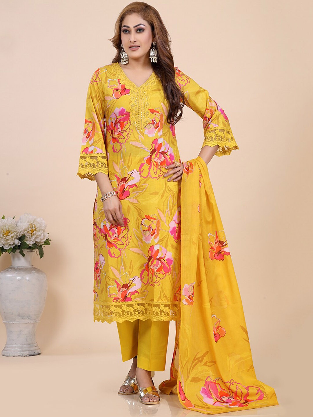 Amchoor Floral Printed V-Neck Bell Sleeves Straight Kurti with Trousers & With Dupatta, Yellow
Amchoor Floral Printed V-Neck Bell Sleeves Straight Kurti with Trousers & With Dupatta, Yellow