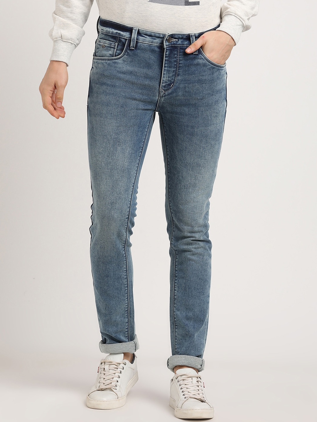 Turtle Men Narrow Tapered Fit Clean Look Mid Rise Heavy Fade Stretchable Jeans, Blue
Turtle Men Narrow Tapered Fit Clean Look Mid Rise Heavy Fade Stretchable Jeans, Blue