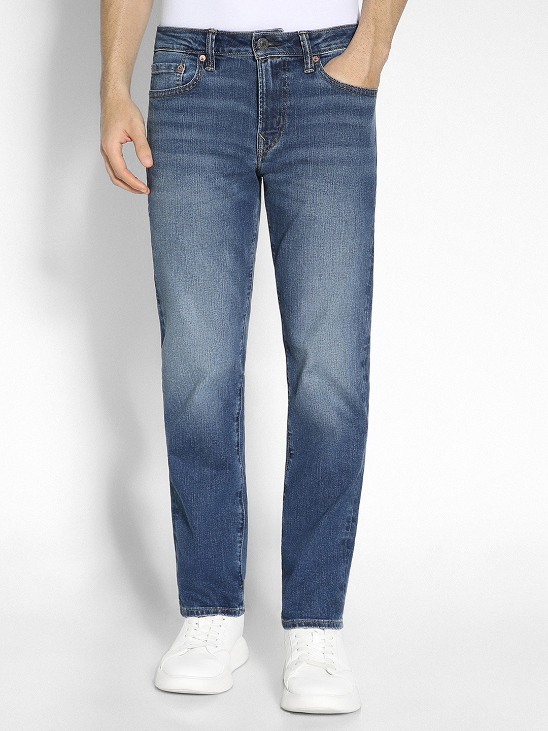 AMERICAN EAGLE OUTFITTERS Men AirFlex+ Slim Straight Fit Heavy Fade Stretchable Jeans, Blue
AMERICAN EAGLE OUTFITTERS Men AirFlex+ Slim Straight Fit Heavy Fade Stretchable Jeans, Blue