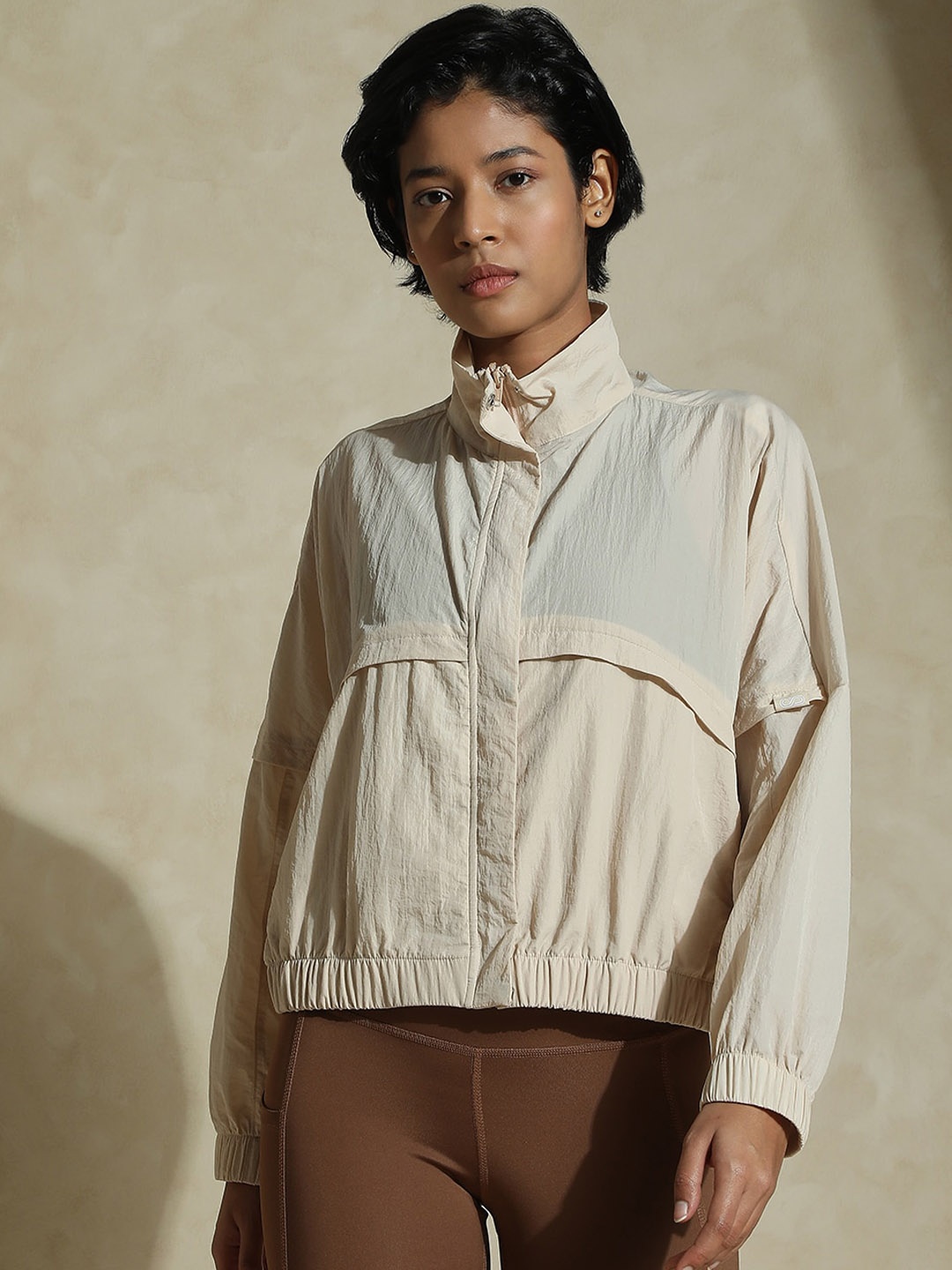 Silvertraq Mock Collar Long Sleeves Lightweight Anti Odour Sporty Jacket, Beige
Silvertraq Mock Collar Long Sleeves Lightweight Anti Odour Sporty Jacket, Beige
