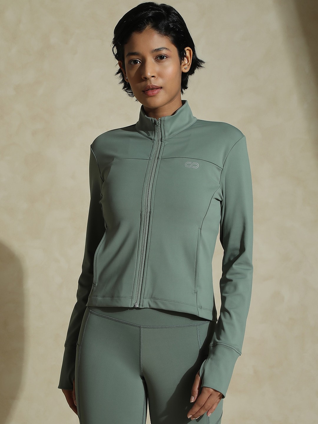 Silvertraq Mock Collar Long Sleeves Lightweight Anti Odour Crop Sporty Jacket, Green
Silvertraq Mock Collar Long Sleeves Lightweight Anti Odour Crop Sporty Jacket, Green