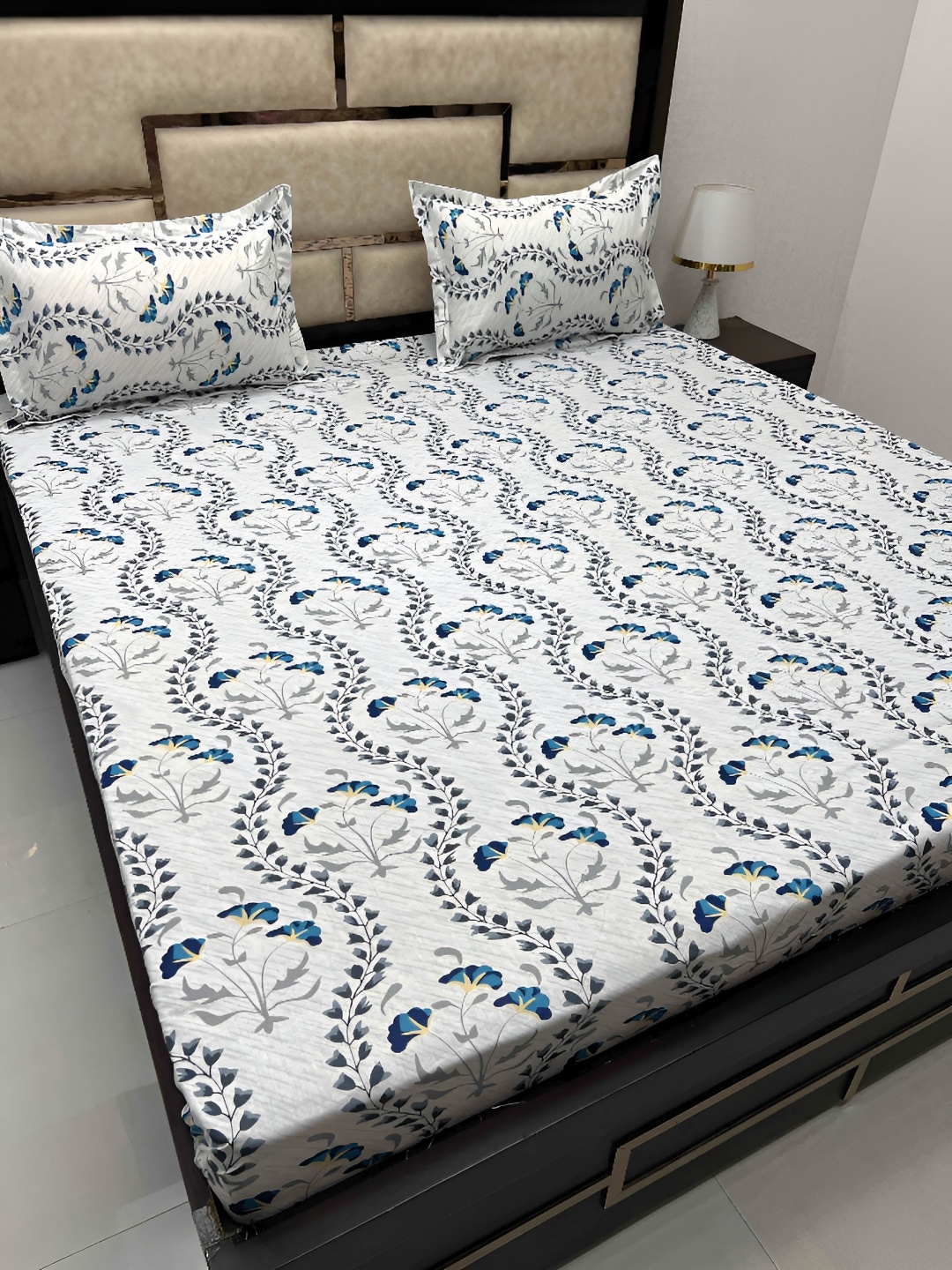 Pure Decor White & Blue Floral Cotton 300 TC King Bedsheet with 2 Pillow Covers
Pure Decor White & Blue Floral Cotton 300 TC King Bedsheet with 2 Pillow Covers