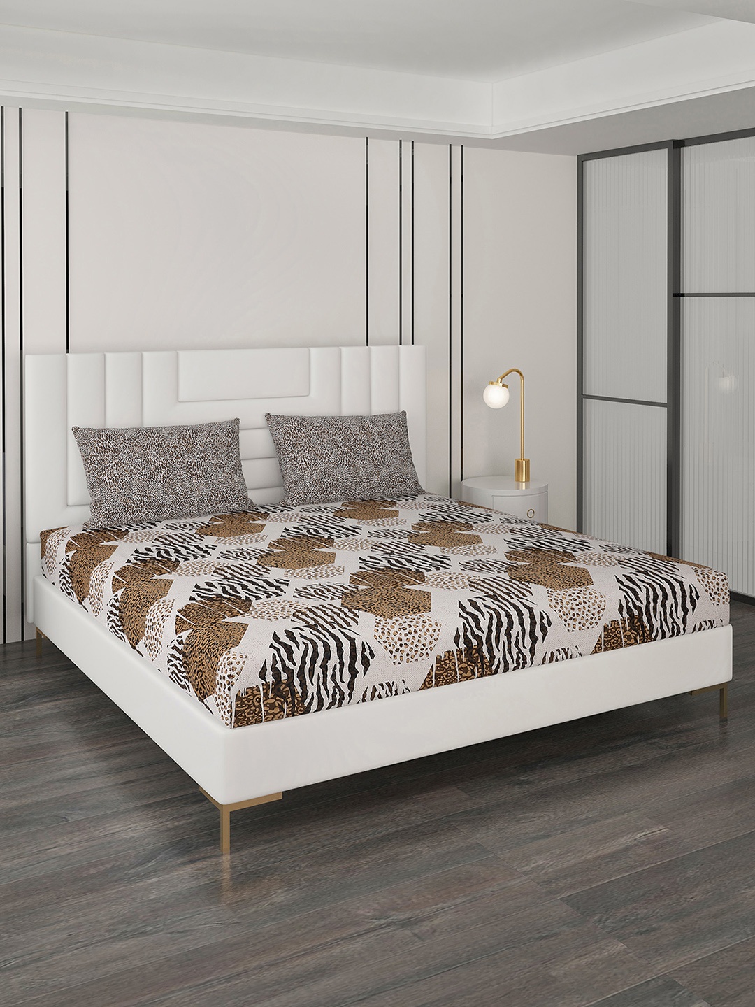 Monte Carlo Off White & Brown Geometric Cotton 144 TC King Bedsheet with 2 Pillow Covers
Monte Carlo Off White & Brown Geometric Cotton 144 TC King Bedsheet with 2 Pillow Covers