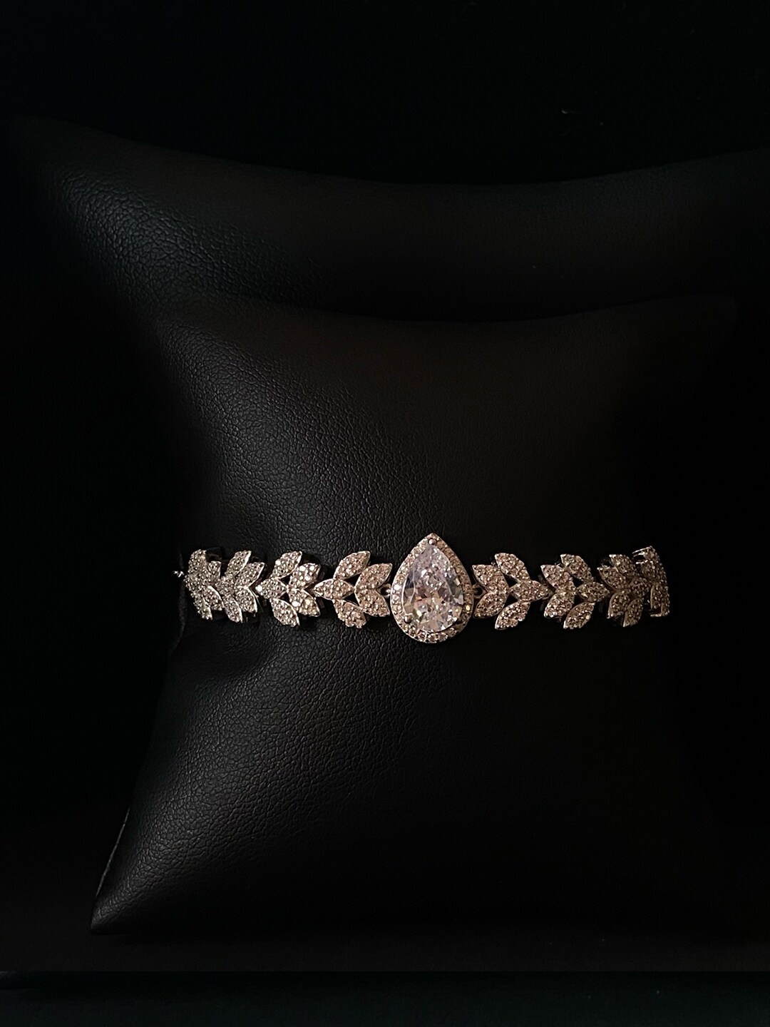 THE WOKE COLLECTION 925 Sterling Silver Rhodium-Plated CZ Studded Wraparound Bracelet
THE WOKE COLLECTION 925 Sterling Silver Rhodium-Plated CZ Studded Wraparound Bracelet