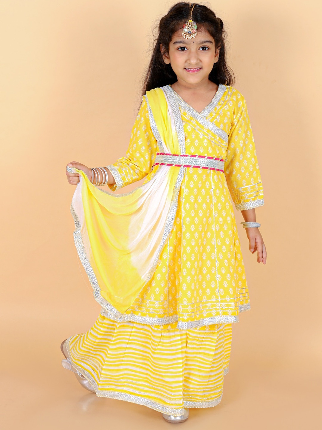 Stuffie Land Girls Floral Printed Angrakha Pure Cotton Kurta with Sharara & Dupatta, Yellow
Stuffie Land Girls Floral Printed Angrakha Pure Cotton Kurta with Sharara & Dupatta, Yellow