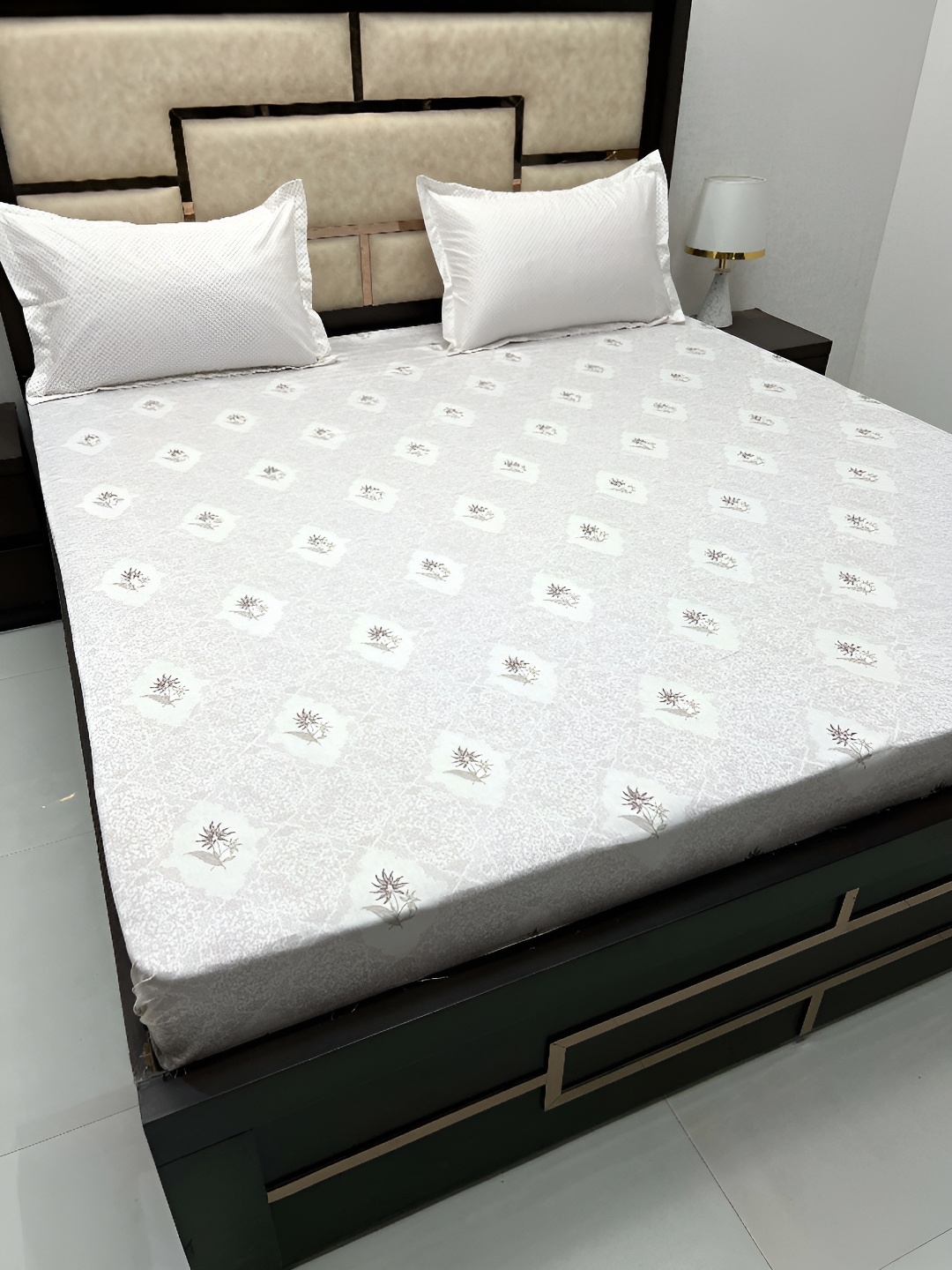 Pure Decor Cotton King Size Double Bed Bedsheet With 2 Pillow Covers 2.74m X 2.74m, White
Pure Decor Cotton King Size Double Bed Bedsheet With 2 Pillow Covers 2.74m X 2.74m, White
