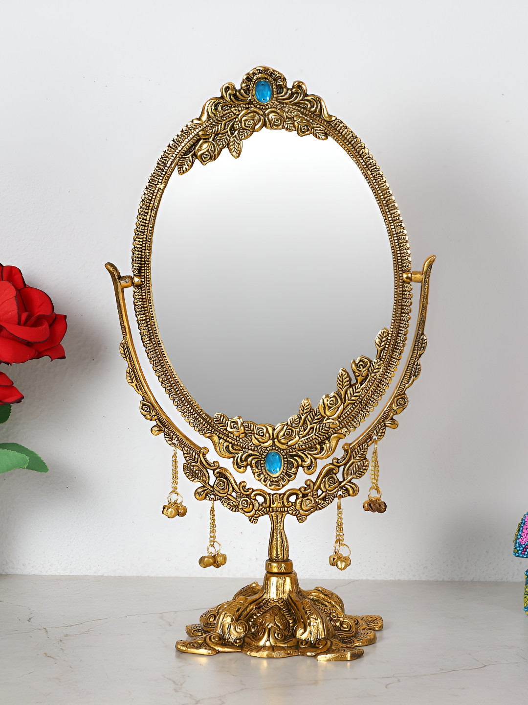 NM Gold Toned Double Sided Table Top Mirrors 
NM Gold Toned Double Sided Table Top Mirrors