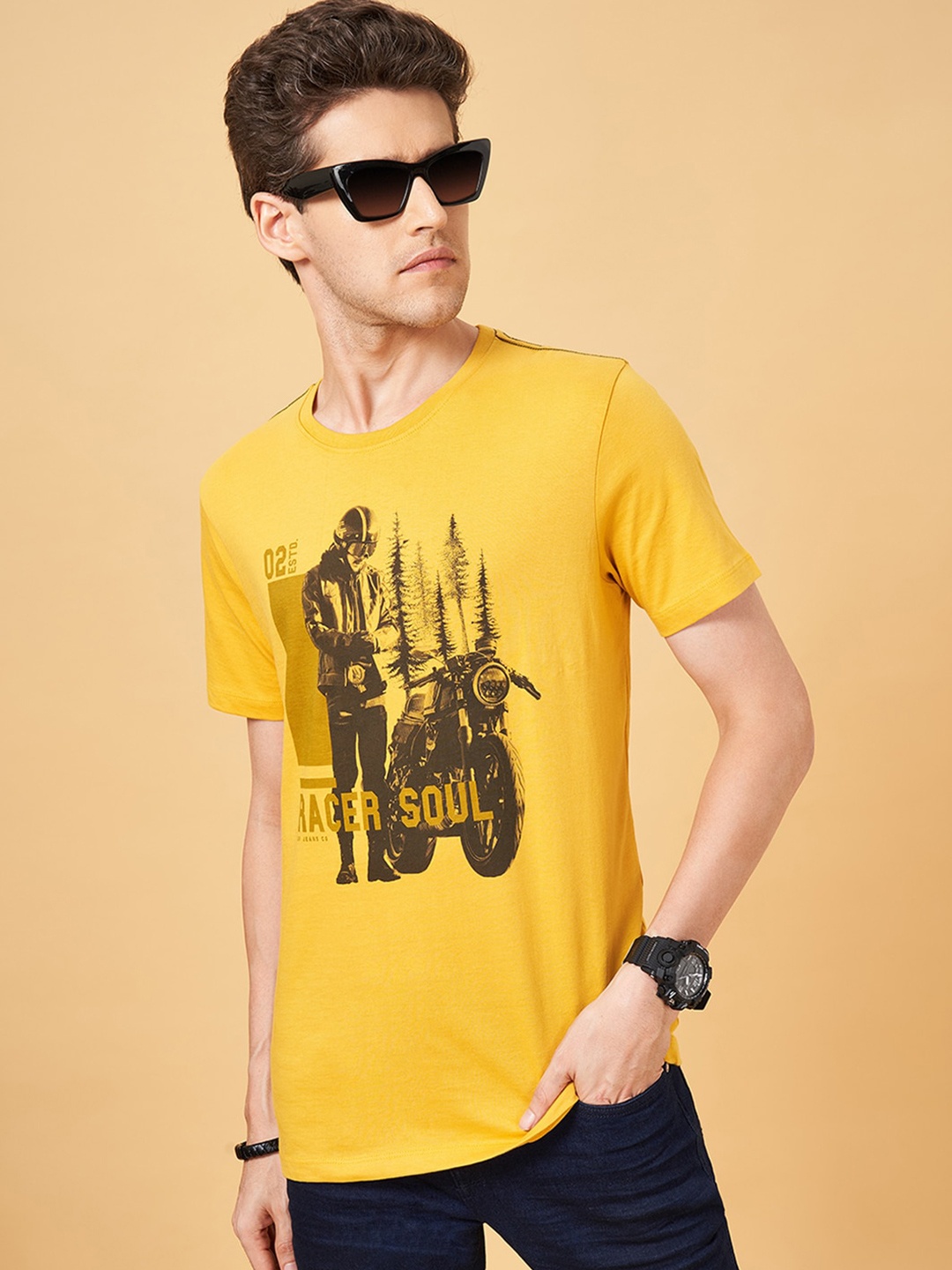 SF JEANS by Pantaloons Men pure cotton Printed Applique Slim Fit T-shirt, Yellow
SF JEANS by Pantaloons Men pure cotton Printed Applique Slim Fit T-shirt, Yellow