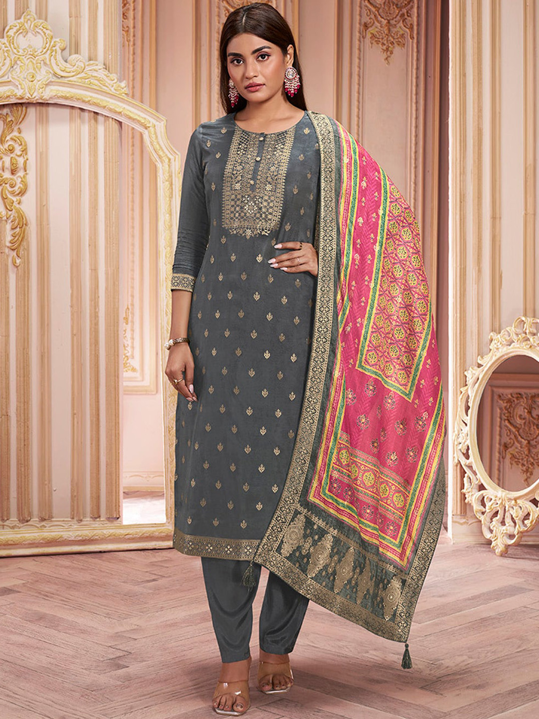 Seerat Ethnic Motifs Regular Pure Silk Kurta with Trousers & Dupatta, Grey
Seerat Ethnic Motifs Regular Pure Silk Kurta with Trousers & Dupatta, Grey