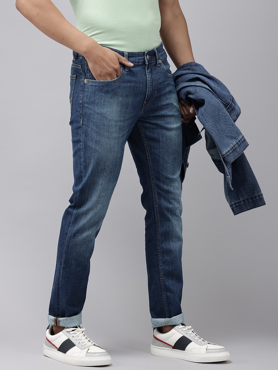 U.S. Polo Assn. Denim Co. Men Brandon Slim Tapered Fit Light Fade Stretchable Jeans, Blue
U.S. Polo Assn. Denim Co. Men Brandon Slim Tapered Fit Light Fade Stretchable Jeans, Blue