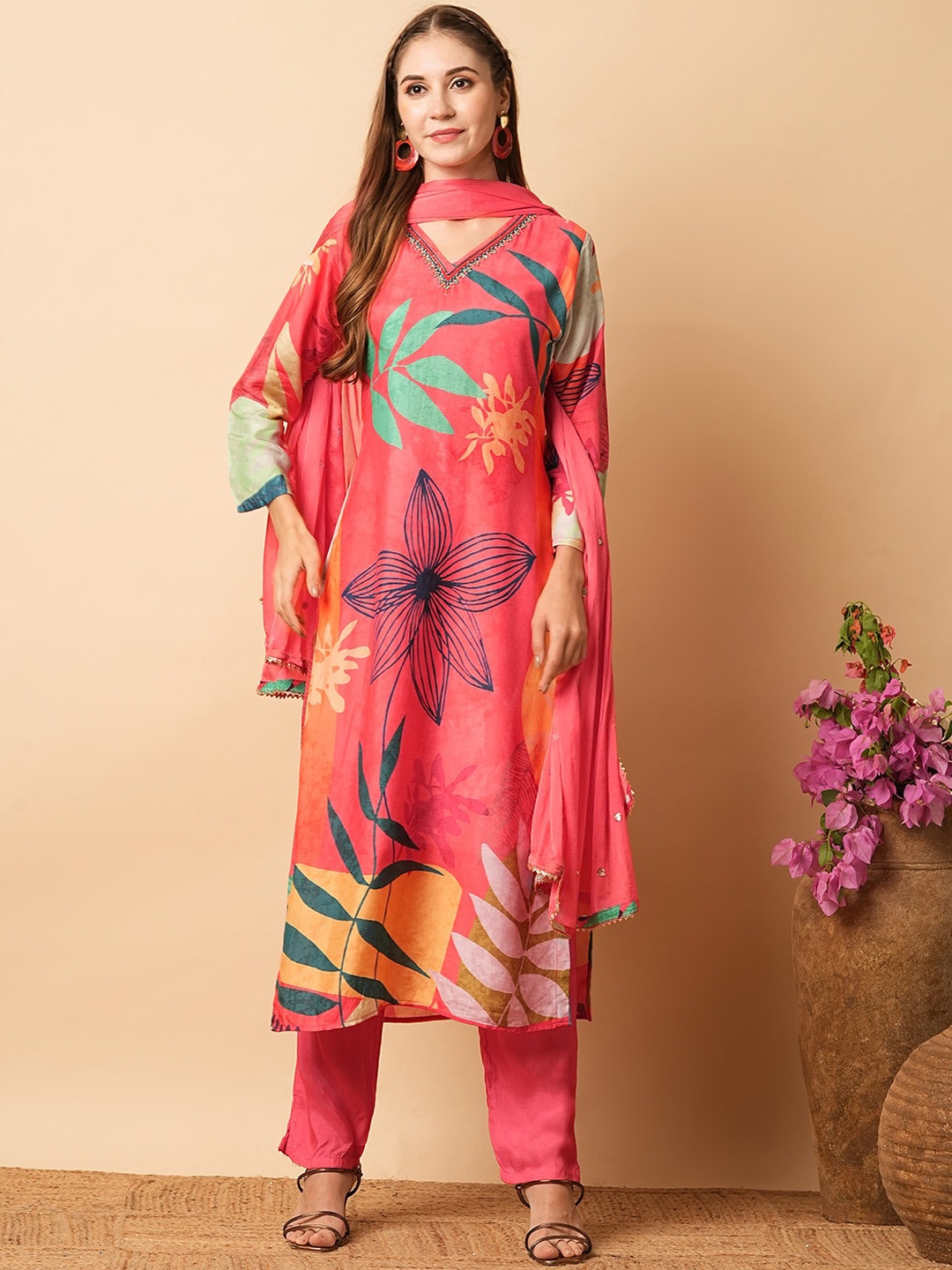 FASHOR Floral Printed Regular Beads and Stones Straight Kurta with Trousers & Dupatta, Coral
FASHOR Floral Printed Regular Beads and Stones Straight Kurta with Trousers & Dupatta, Coral