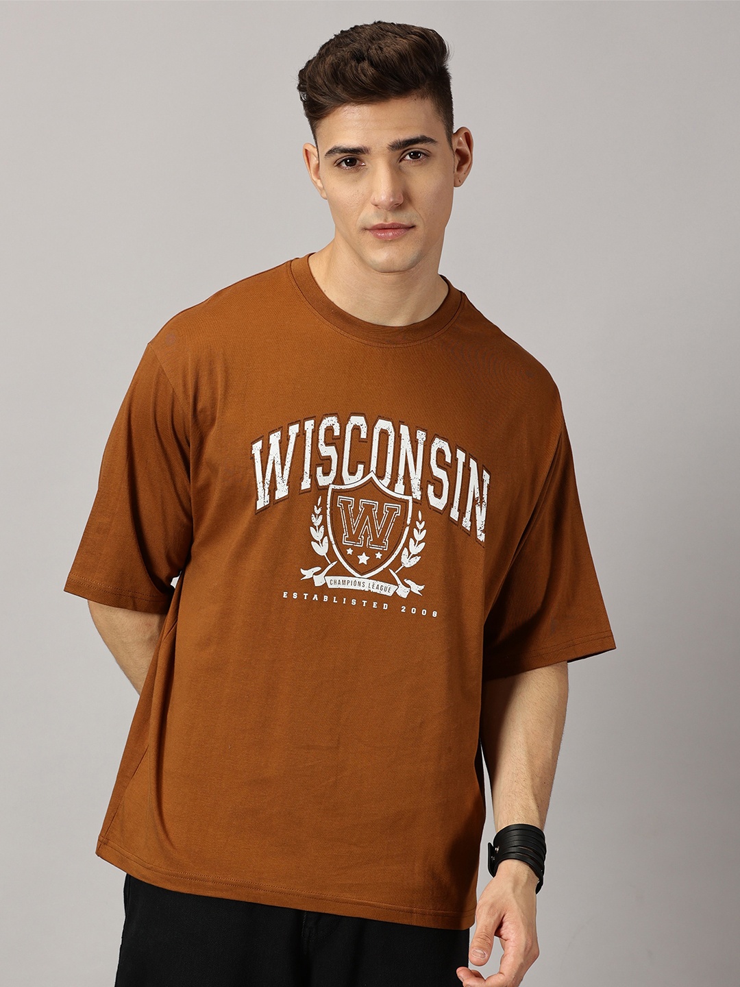 THE HOLLANDER Typography Printed Drop-Shoulder Sleeves Cotton Relaxed Oversized T-shirt, Brown
THE HOLLANDER Typography Printed Drop-Shoulder Sleeves Cotton Relaxed Oversized T-shirt, Brown