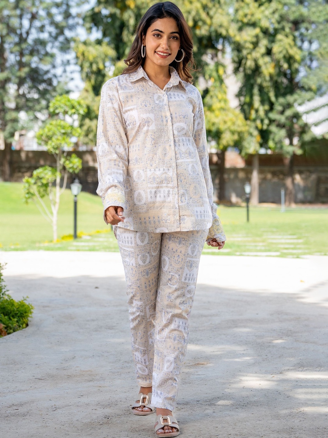 HOUSE OF JAMOTI Printed Pure Cotton Shirt Collar Neck Shirt & Flared Trousers, Cream
HOUSE OF JAMOTI Printed Pure Cotton Shirt Collar Neck Shirt & Flared Trousers, Cream
