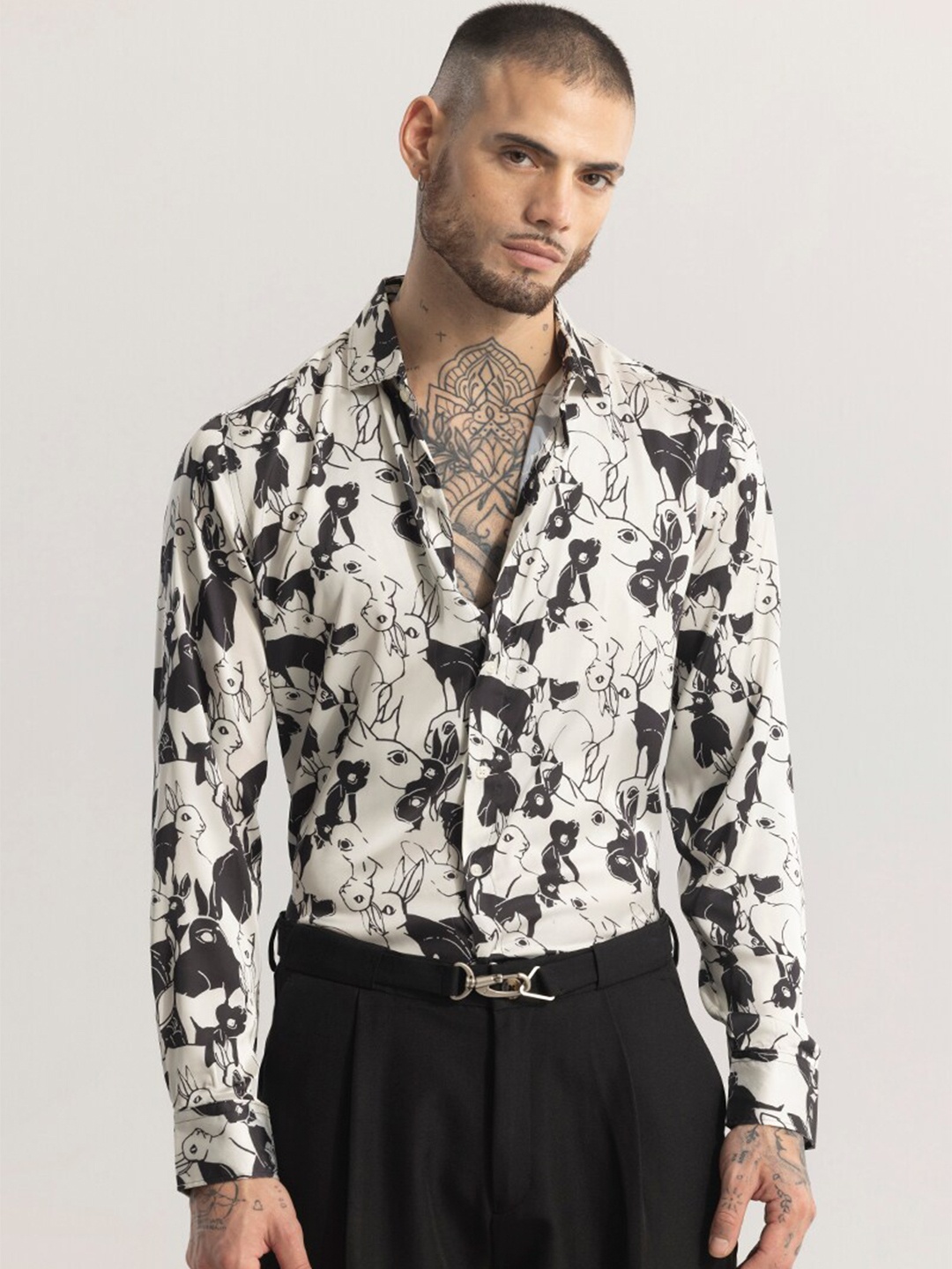 Snitch Spread Collar Long Sleeves Straight Slim Fit Floral Printed Casual Shirt, White
Snitch Spread Collar Long Sleeves Straight Slim Fit Floral Printed Casual Shirt, White