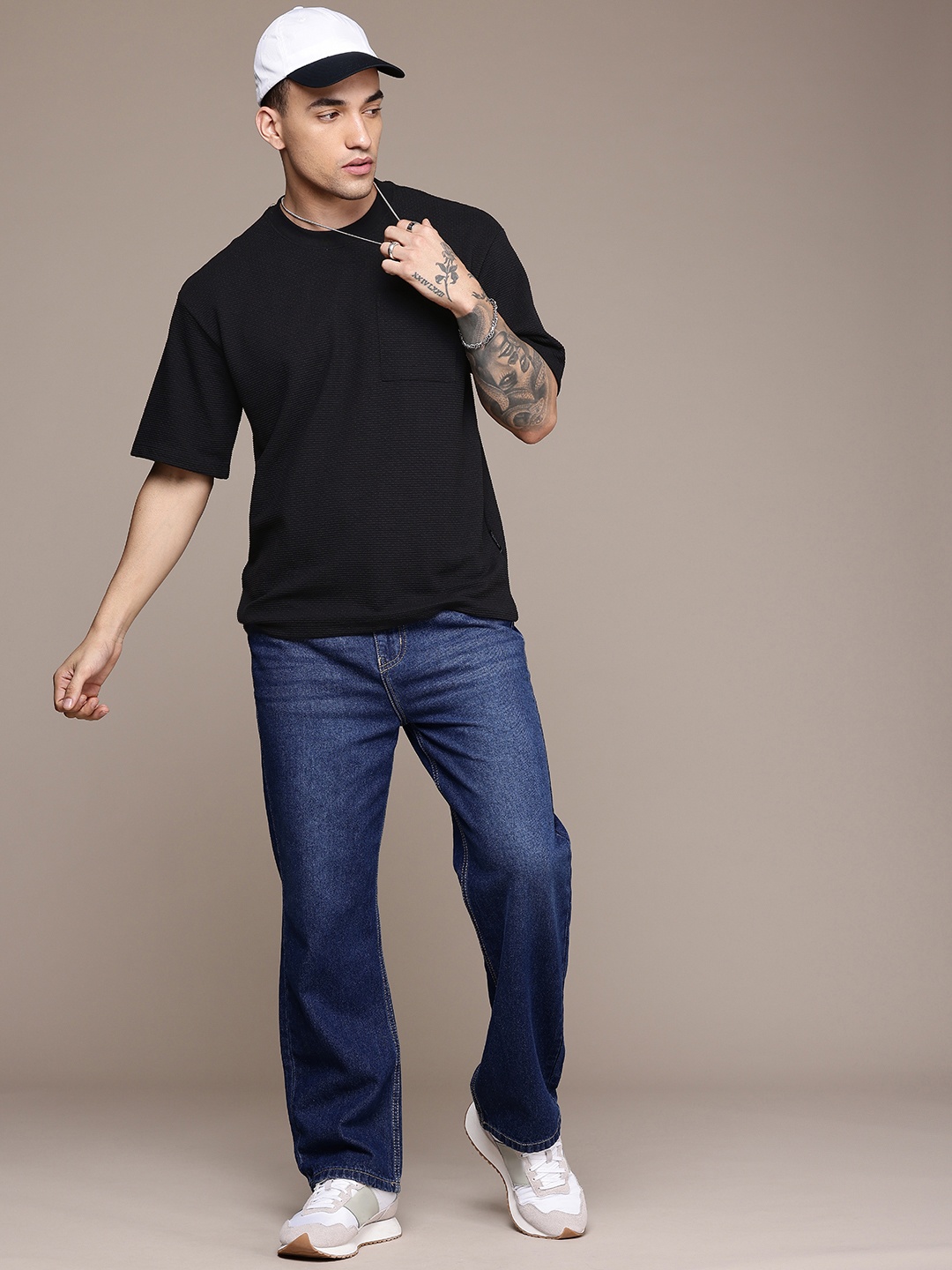 The Roadster Life Co. Self Design Drop-Shoulder Sleeves Relaxed Fit Pockets T-shirt, Black
The Roadster Life Co. Self Design Drop-Shoulder Sleeves Relaxed Fit Pockets T-shirt, Black