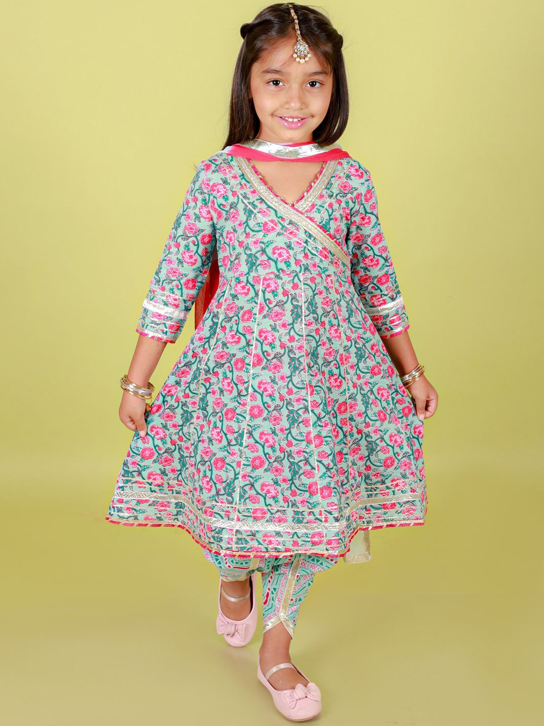Stuffie Land Girls Printed Pure Cotton Anarkali Kurta With Dhoti Pants & Dupatta, Green
Stuffie Land Girls Printed Pure Cotton Anarkali Kurta With Dhoti Pants & Dupatta, Green