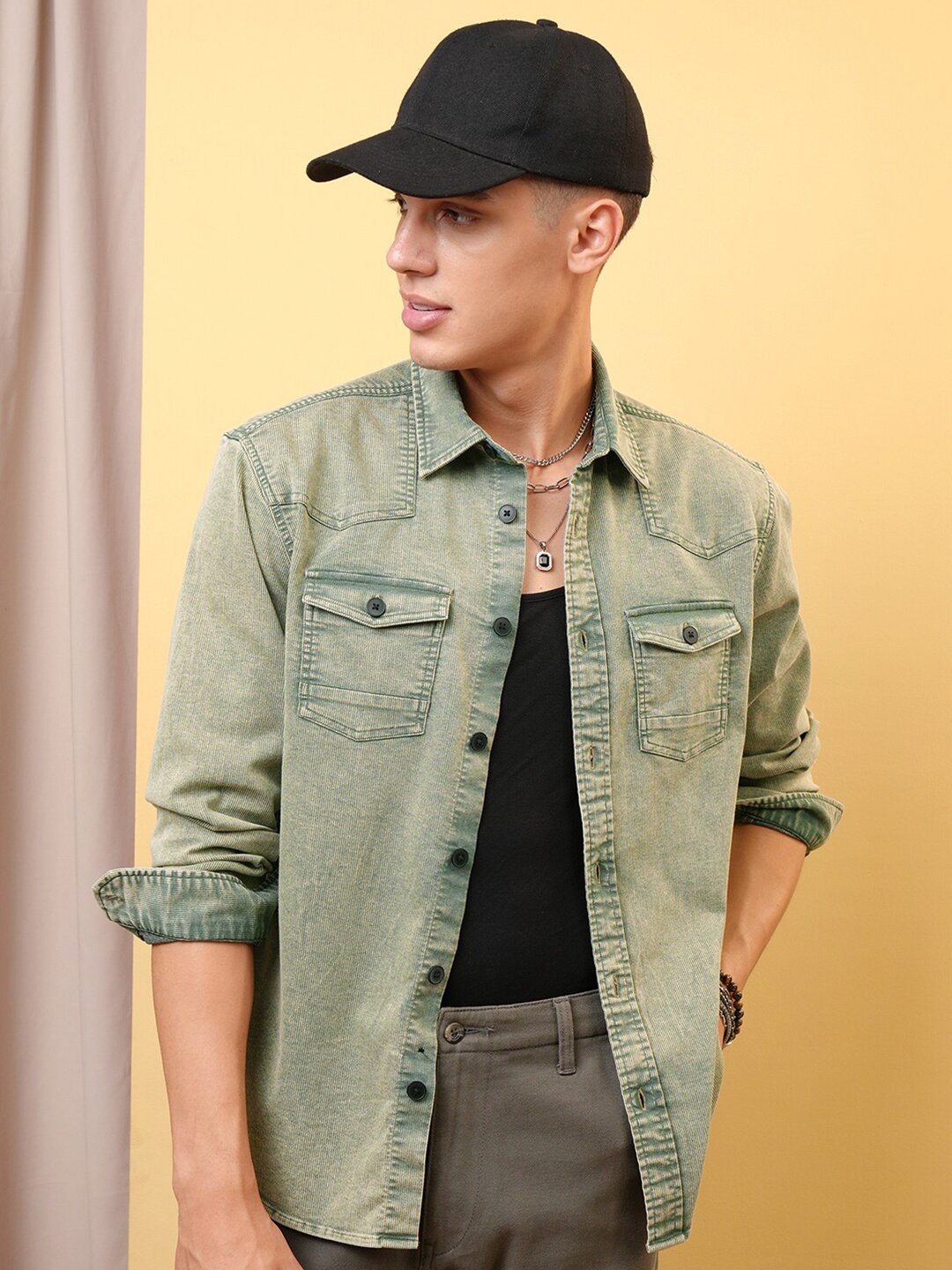 LOCOMOTIVE Premium Washed Textured Western Yoke Utility Pocket Oversized Overshirt, Green
LOCOMOTIVE Premium Washed Textured Western Yoke Utility Pocket Oversized Overshirt, Green