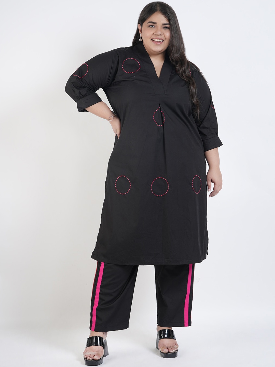 LastInch Plus Size Geometric Embroidered V-Neck Pure Cotton Straight Kurta With Palazzos, Black
LastInch Plus Size Geometric Embroidered V-Neck Pure Cotton Straight Kurta With Palazzos, Black