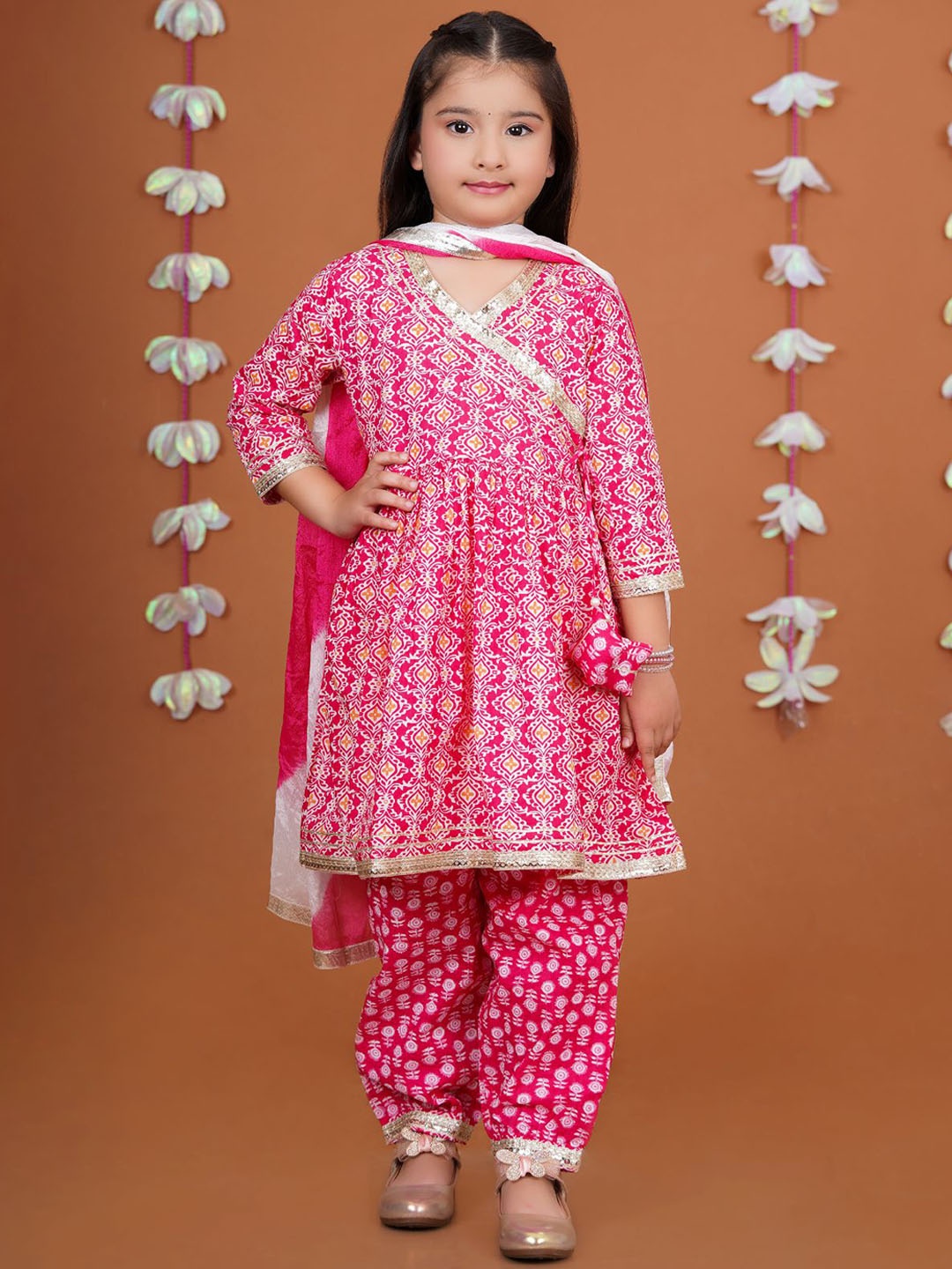 Stuffie Land Girls Floral Printed Angrakha Cotton Anarkali Kurta & Salwar With Dupatta, Pink
Stuffie Land Girls Floral Printed Angrakha Cotton Anarkali Kurta & Salwar With Dupatta, Pink