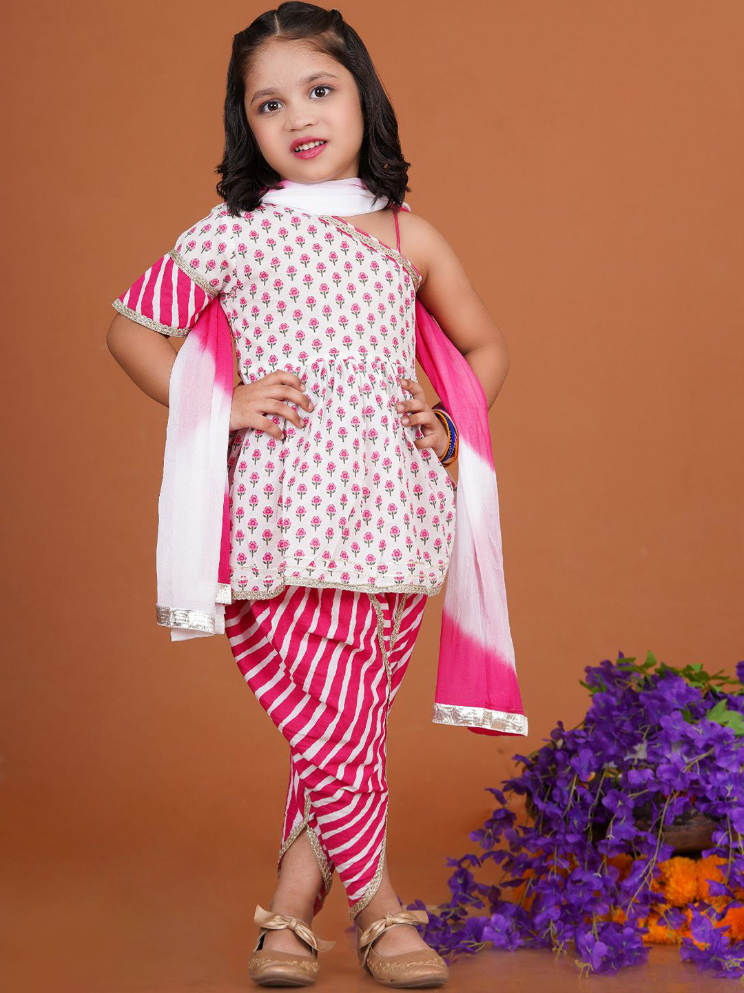Stuffie Land Girls Ethnic Motifs Gotta Patti Pure Cotton Kurta with Dhoti Pants & Dupatta, Pink
Stuffie Land Girls Ethnic Motifs Gotta Patti Pure Cotton Kurta with Dhoti Pants & Dupatta, Pink