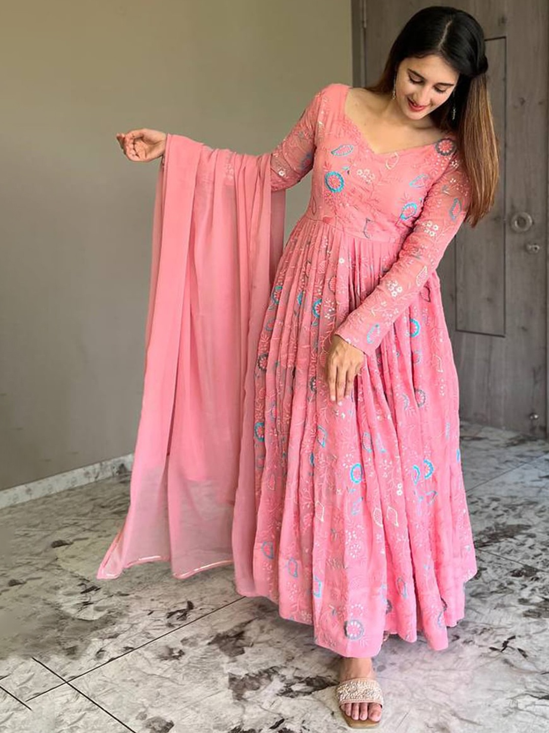 Fashionuma Ethnic Motifs Embroidered Regular Sequinned Kurta with Churidar & Dupatta, Pink
Fashionuma Ethnic Motifs Embroidered Regular Sequinned Kurta with Churidar & Dupatta, Pink