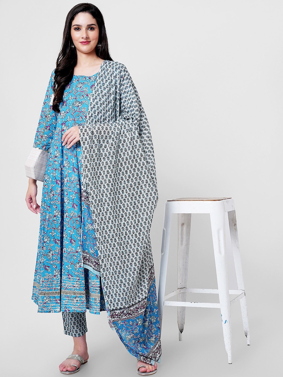 JANAKDULARI CREATION Floral Printed Pure Cotton Gotta Patti Kurta With Trouser & Dupatta, Blue
JANAKDULARI CREATION Floral Printed Pure Cotton Gotta Patti Kurta With Trouser & Dupatta, Blue