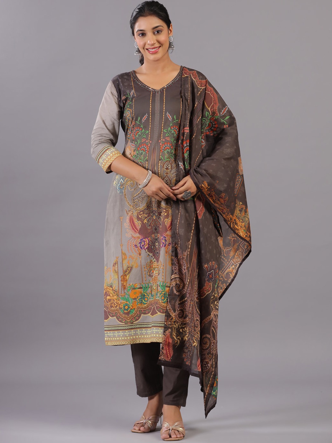 Amchoor Floral Printed V-Neck Embroidered Straight Kurta With Trousers & Dupatta, Grey
Amchoor Floral Printed V-Neck Embroidered Straight Kurta With Trousers & Dupatta, Grey