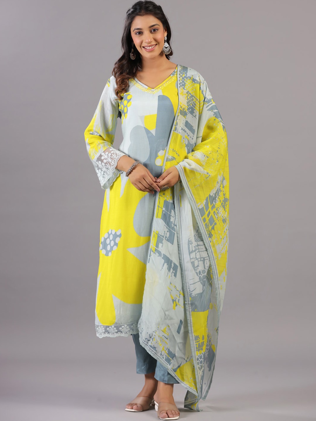 Amchoor Abstract Printed Regular Thread Work Straight Kurta With Trousers & Dupatta, Grey
Amchoor Abstract Printed Regular Thread Work Straight Kurta With Trousers & Dupatta, Grey