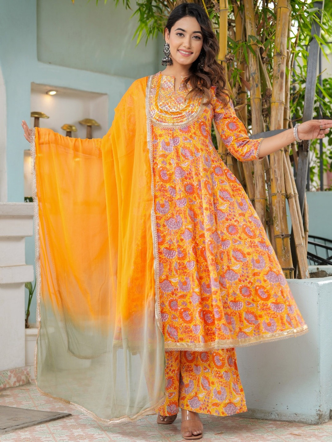 Hatheli Floral Round Neck Three-Quarter Sleeves Gotta Patti Pure Cotton Kurta Set, Yellow
Hatheli Floral Round Neck Three-Quarter Sleeves Gotta Patti Pure Cotton Kurta Set, Yellow