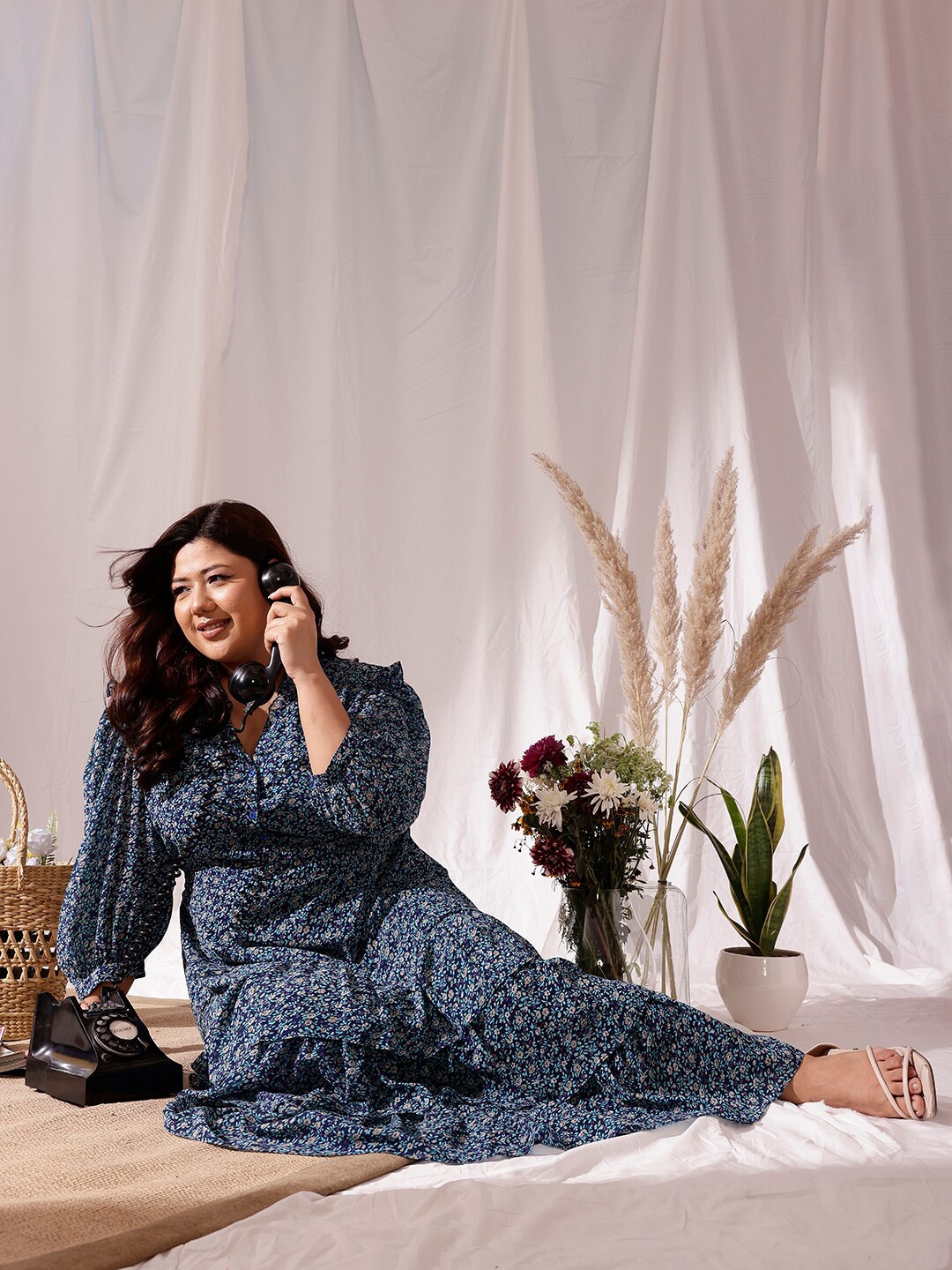 CURVY STREET Plus Size Floral Print V-Neck Long Puff Sleeves Fit & Flare Maxi Dress, Blue
CURVY STREET Plus Size Floral Print V-Neck Long Puff Sleeves Fit & Flare Maxi Dress, Blue