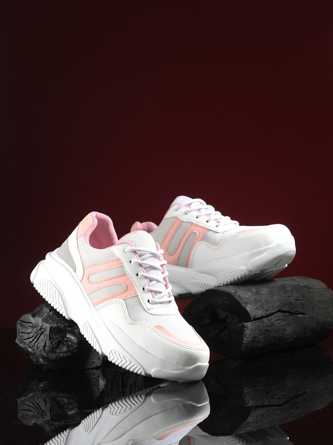The Roadster Lifestyle Co. Women White Colourblocked Lightweight Casual Sneakers
The Roadster Lifestyle Co. Women White Colourblocked Lightweight Casual Sneakers