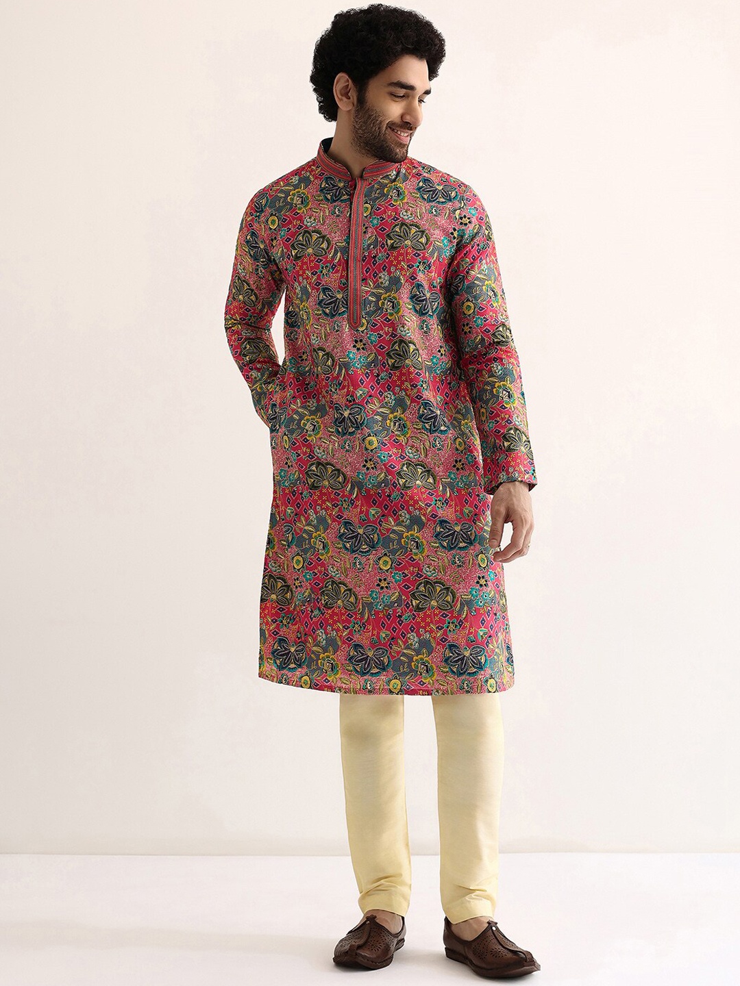 KALKI Fashion Mandarin Collar Long Sleeves Floral Embroidered Straight Kurta with Pyjama, Pink
KALKI Fashion Mandarin Collar Long Sleeves Floral Embroidered Straight Kurta with Pyjama, Pink