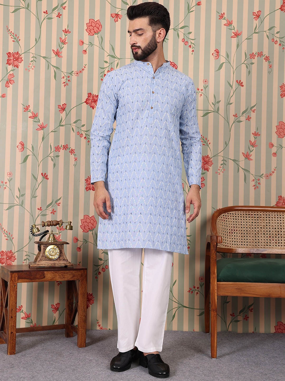 Ode by House of Pataudi Floral Printed Mandarin Collar Long Sleeves Cotton Kurta, Blue
Ode by House of Pataudi Floral Printed Mandarin Collar Long Sleeves Cotton Kurta, Blue
