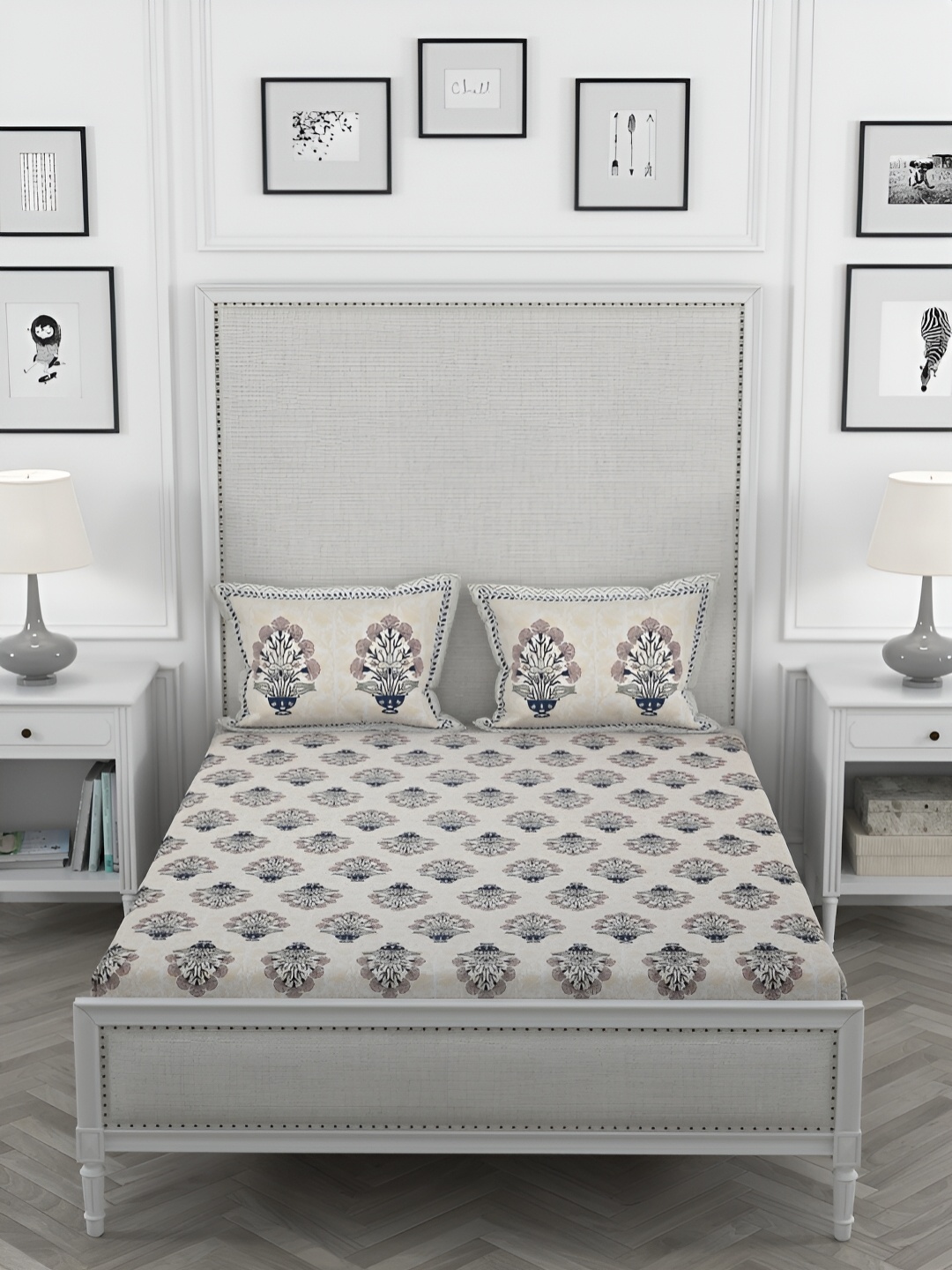 PATRICKO Cream-Coloured & Black Floral 330 TC Cotton King Bedsheet with 2 Pillow Covers
PATRICKO Cream-Coloured & Black Floral 330 TC Cotton King Bedsheet with 2 Pillow Covers