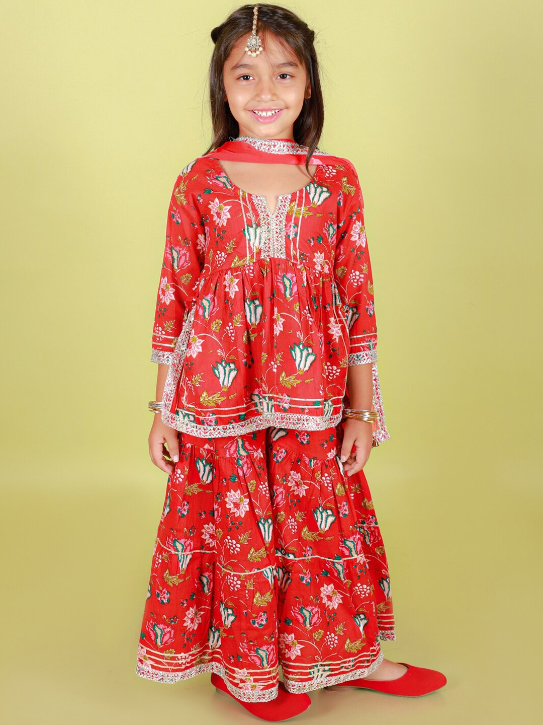 Stuffie Land Girls Printed Regular Gotta Patti Pure Cotton Kurti with Sharara & Dupatta, Red
Stuffie Land Girls Printed Regular Gotta Patti Pure Cotton Kurti with Sharara & Dupatta, Red