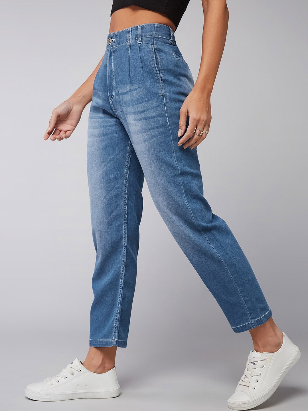 DOLCE CRUDO Women Straight Fit High-Rise Clean Look Light Fade Stretchable Jeans, Blue
DOLCE CRUDO Women Straight Fit High-Rise Clean Look Light Fade Stretchable Jeans, Blue