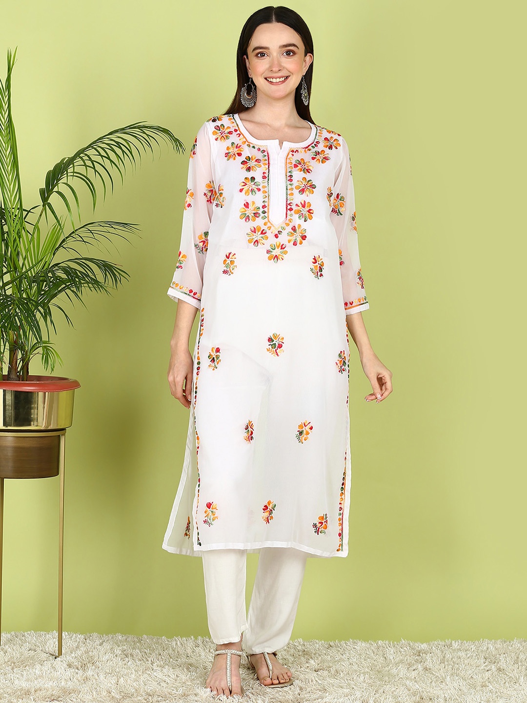 VAHSON Floral Embroidered Notch Neck Georgette Lucknowi Straight Chikankari Kurta, White
VAHSON Floral Embroidered Notch Neck Georgette Lucknowi Straight Chikankari Kurta, White