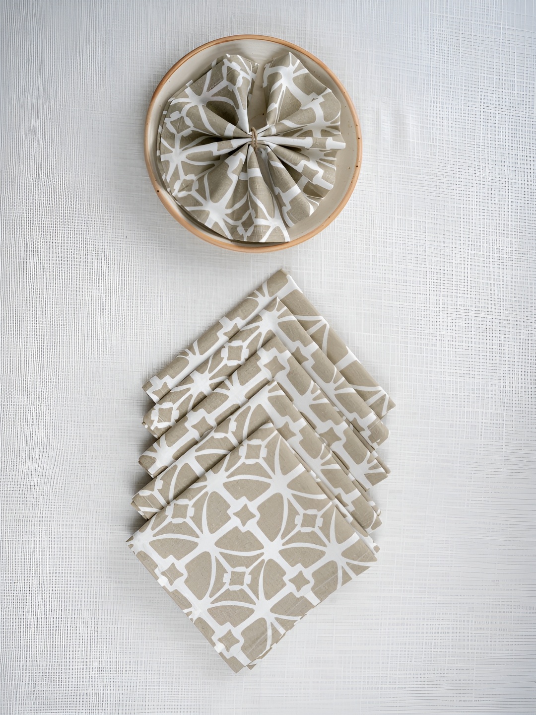 TARAN LIVING Beige & White 6 Pieces Geometric Printed Cotton Dinner Table Napkins
TARAN LIVING Beige & White 6 Pieces Geometric Printed Cotton Dinner Table Napkins