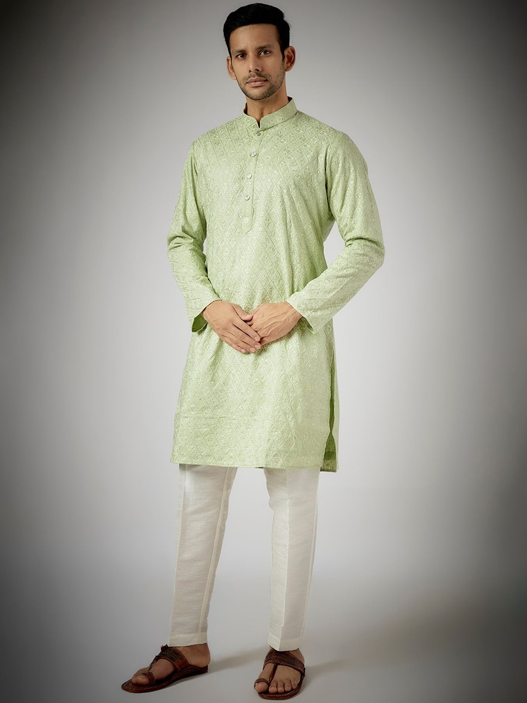 RNG Safawala Ethnic Motifs Embroidered Regular Thread Work Kurta with Trouser, Green
RNG Safawala Ethnic Motifs Embroidered Regular Thread Work Kurta with Trouser, Green