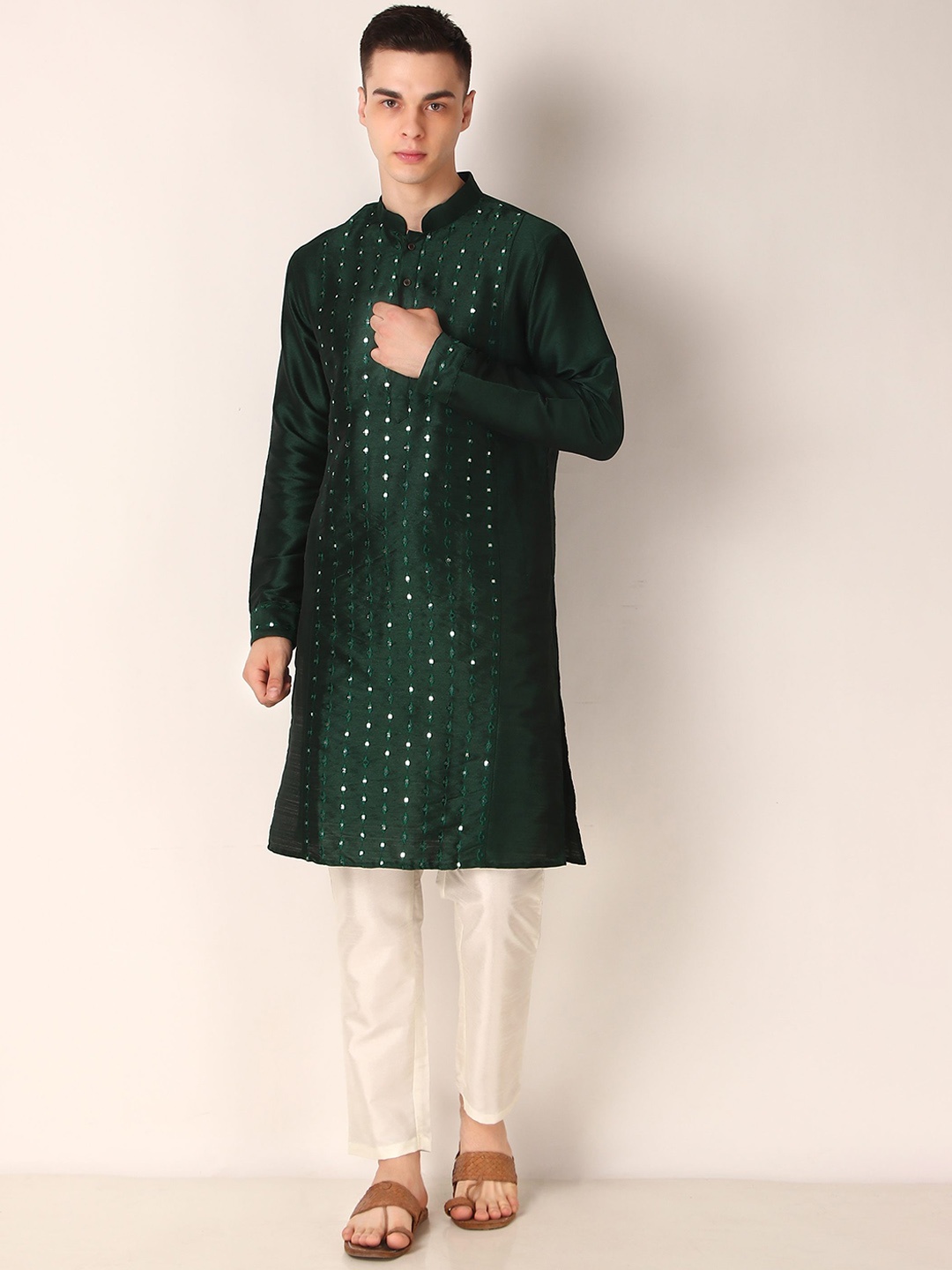 Koshin Mandarin Collar Embroidered Regular Mirror Work Straight Kurta with Pyjamas, Green
Koshin Mandarin Collar Embroidered Regular Mirror Work Straight Kurta with Pyjamas, Green